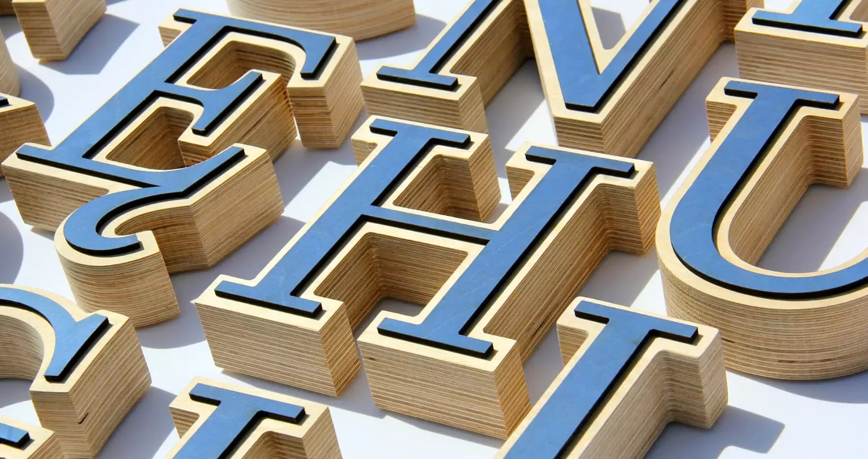 Houten alfabet - decoratieve letters van hout