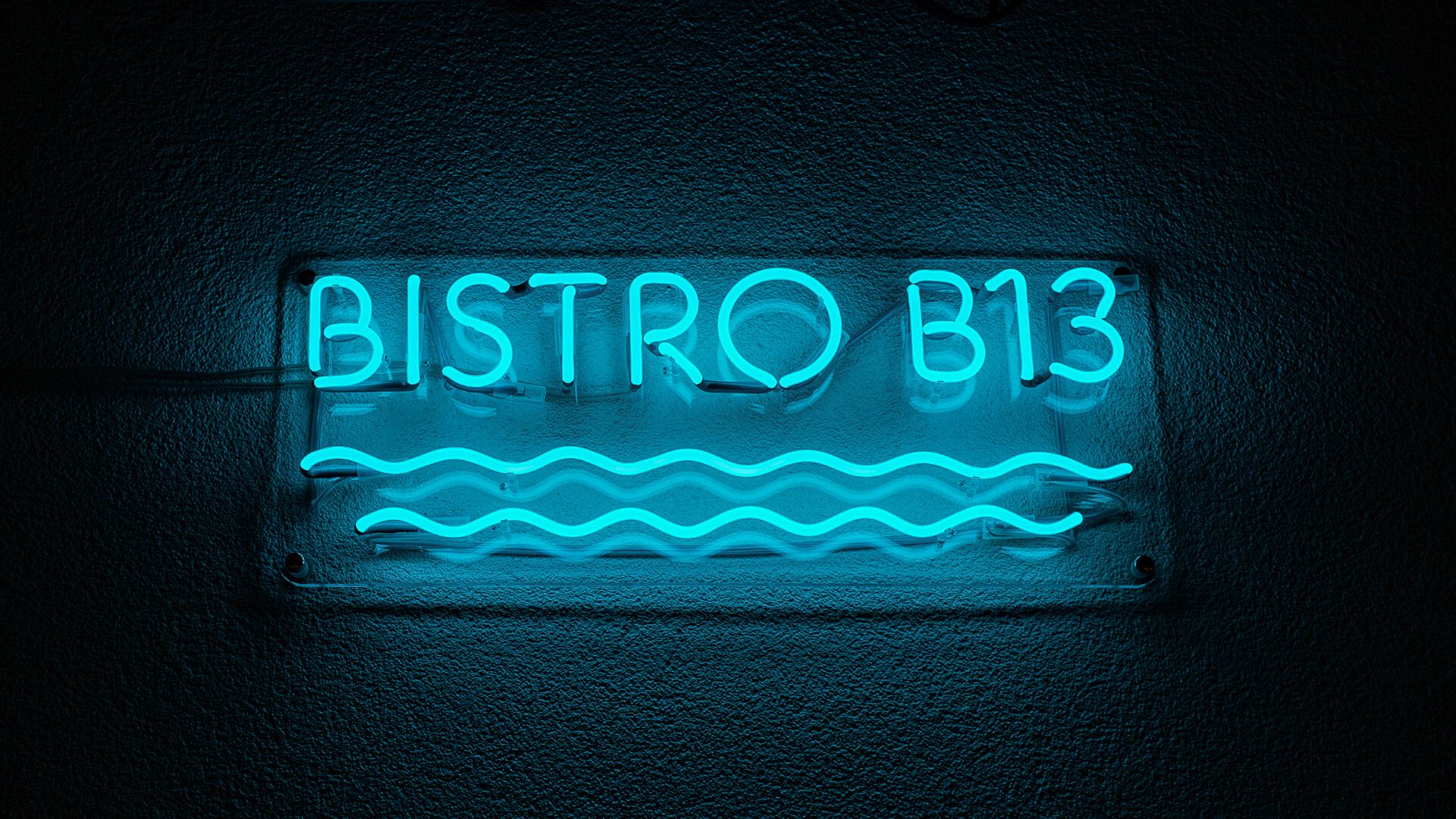 Bistro B13 - Bistroblauw neonbord, met golven onder de letters.