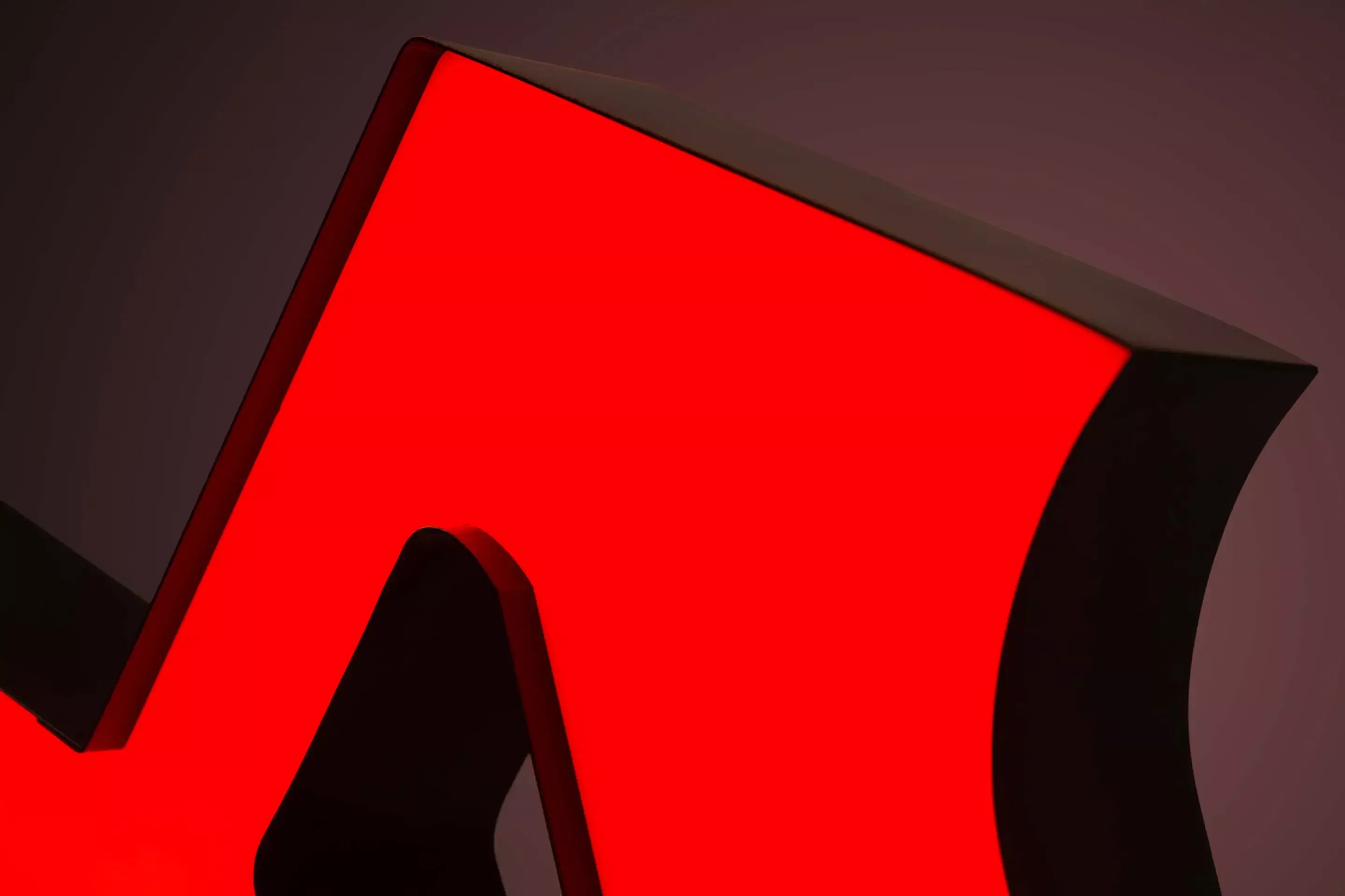 Letter M - aangepaste letter verlichte LED in rood
