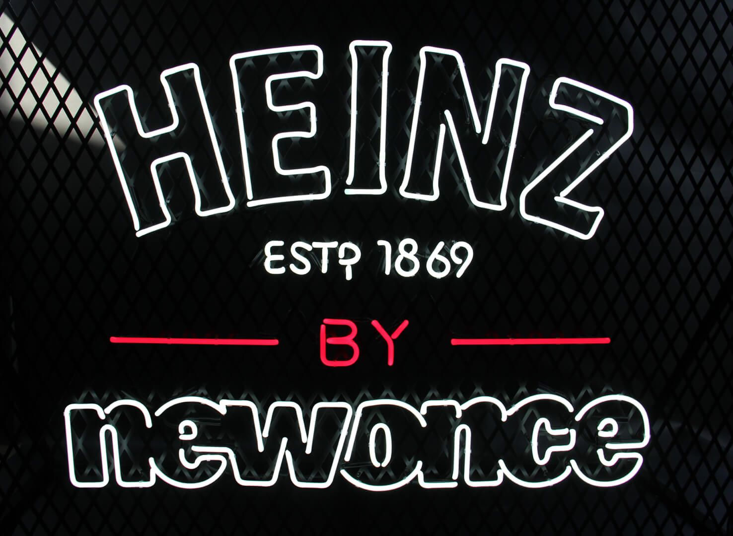 Heinz neon - Witte neon Heinz 1896 door Newonce